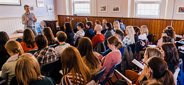 Communitiesthumb clinician delivering a workshop